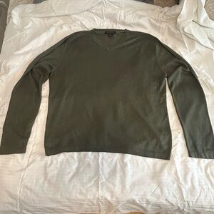Banana Republic Men's Olive V-Neck Sweater